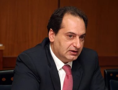 Ο Χ. Σπίρτζης διαβεβαιώνει ότι δεν θα καταργηθεί το μειωμένο εισητήριο